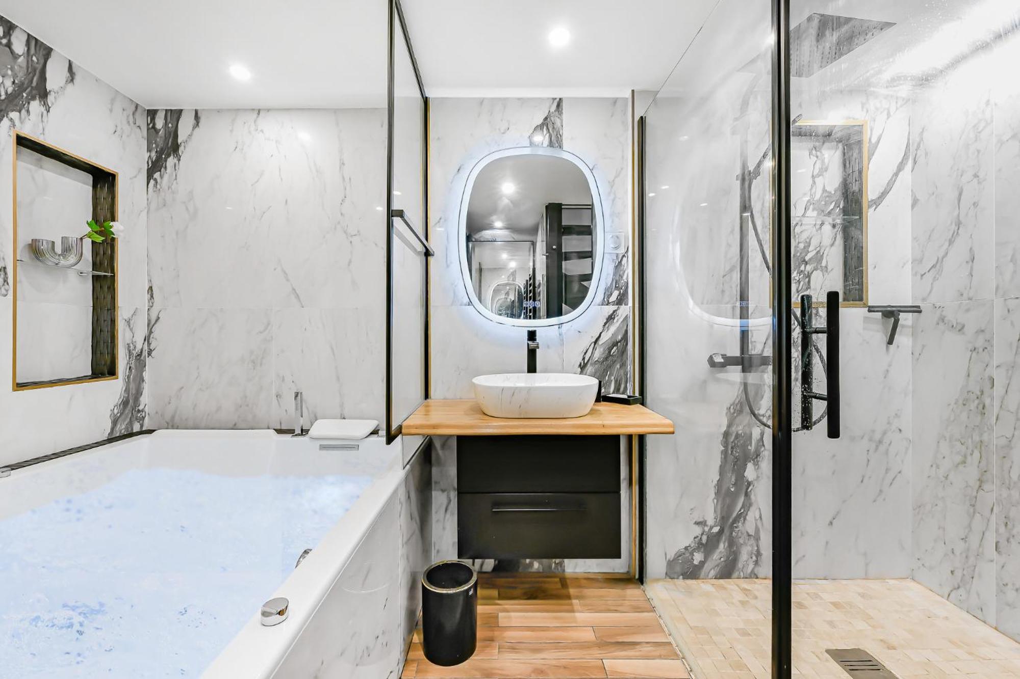 La Reverie - - Jacuzzi Pro Apartment